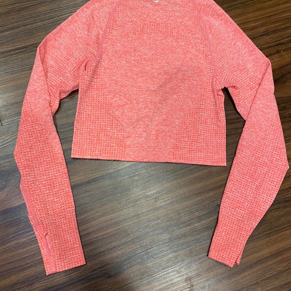 Gymshark Vital Seamless Crop Top in Peach Coral Size Small - Picture 5 of 5